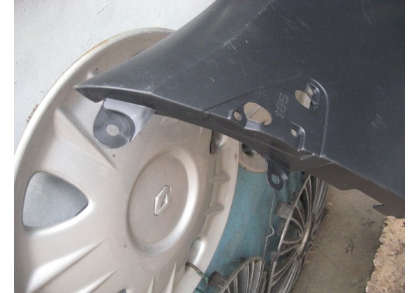 Крило праве Renault Clio III, 7701476103